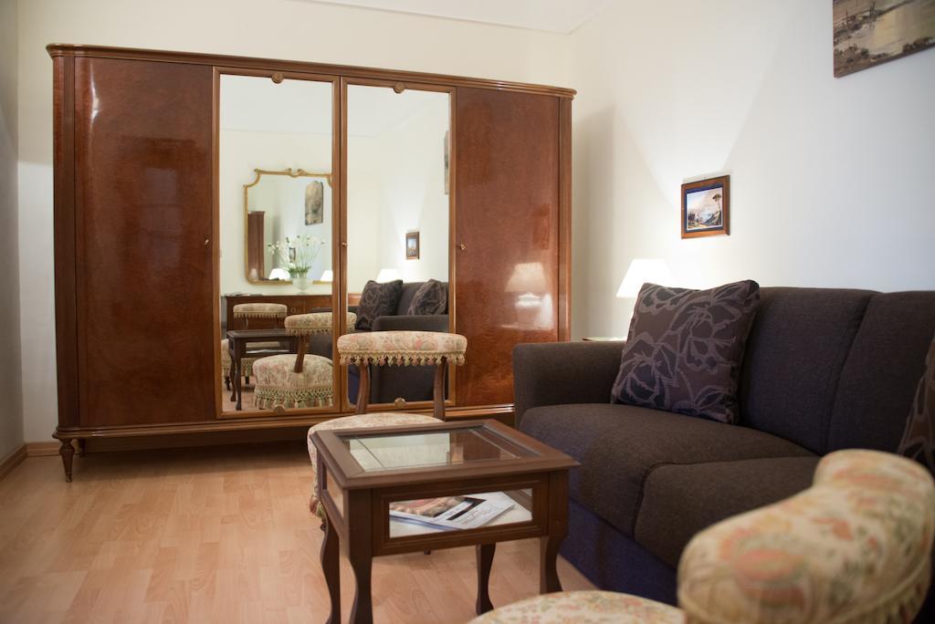 Apartamento Il Giglio Rosso Nápoles Habitación foto