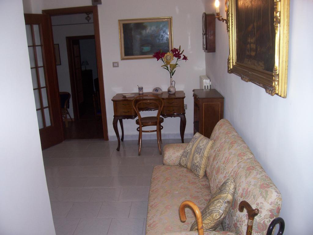 Apartamento Il Giglio Rosso Nápoles Habitación foto